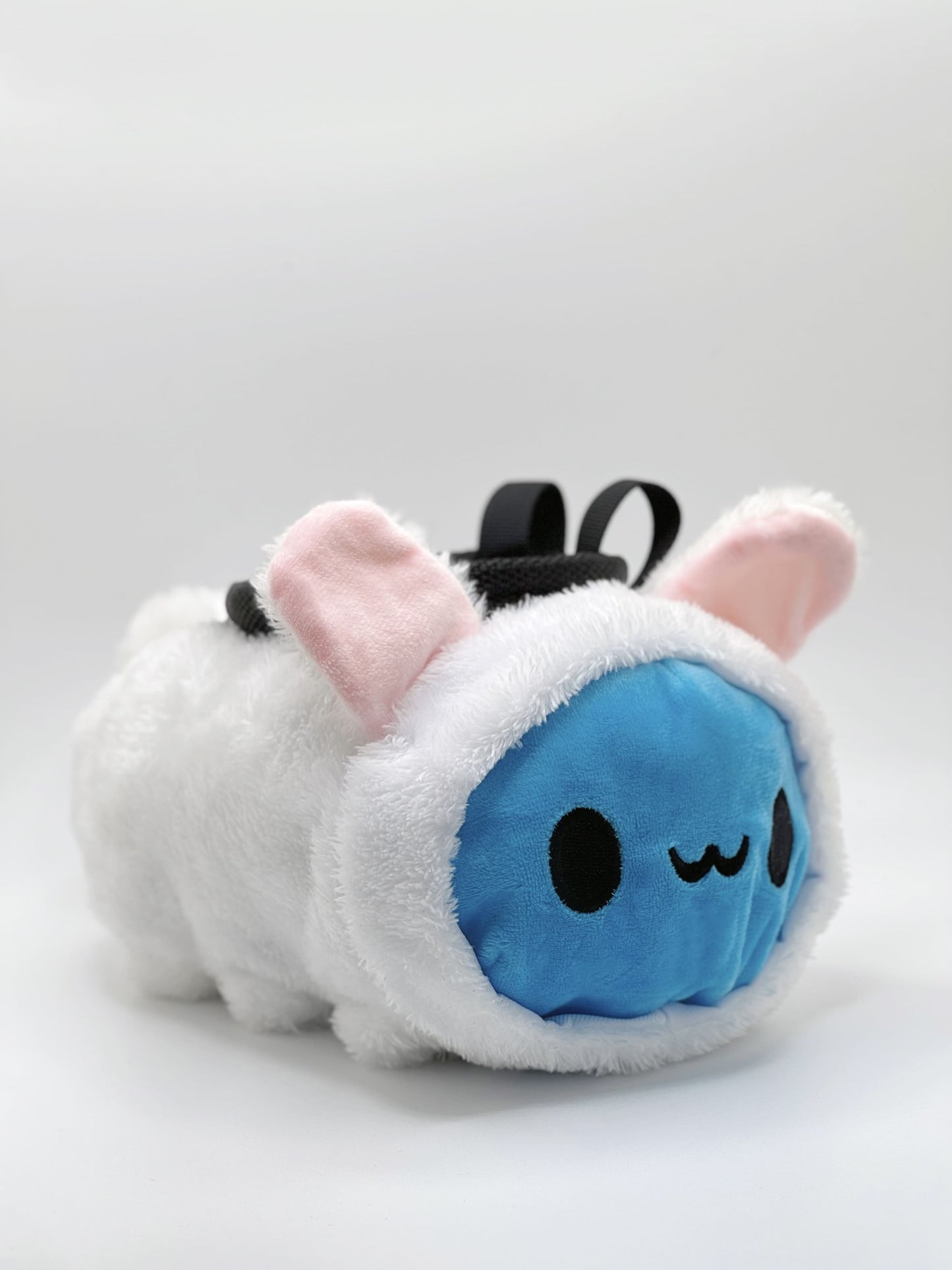 bugcat capoo anime plush rock climbing cute chalk bag pokemon