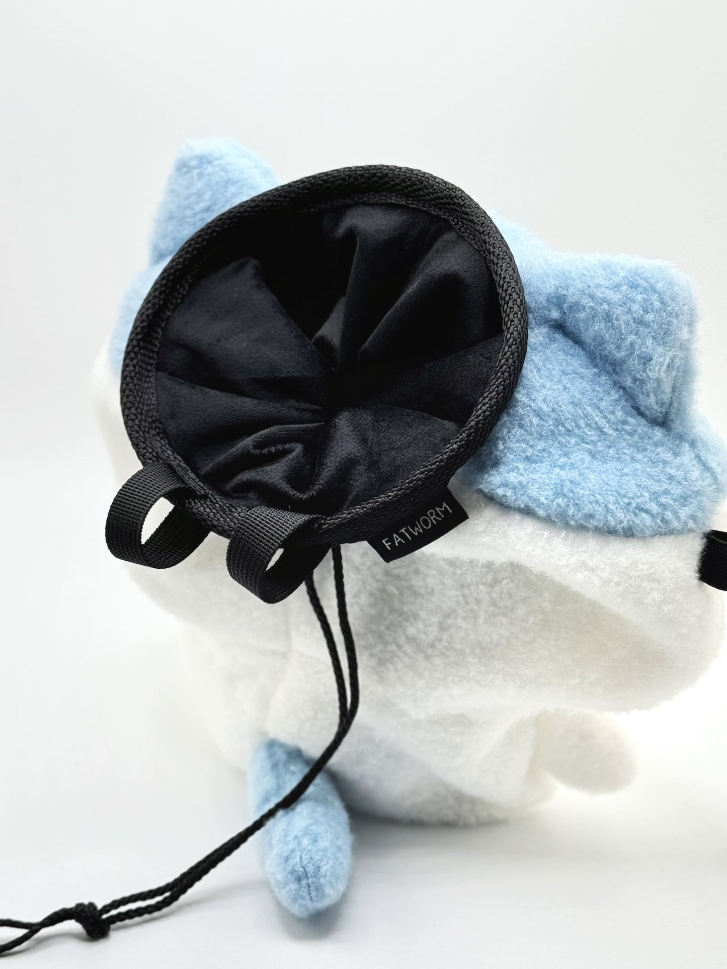 chiikawa climbing chalk bag anime plush cute bouldering fatworm rabbit usagi hachiware