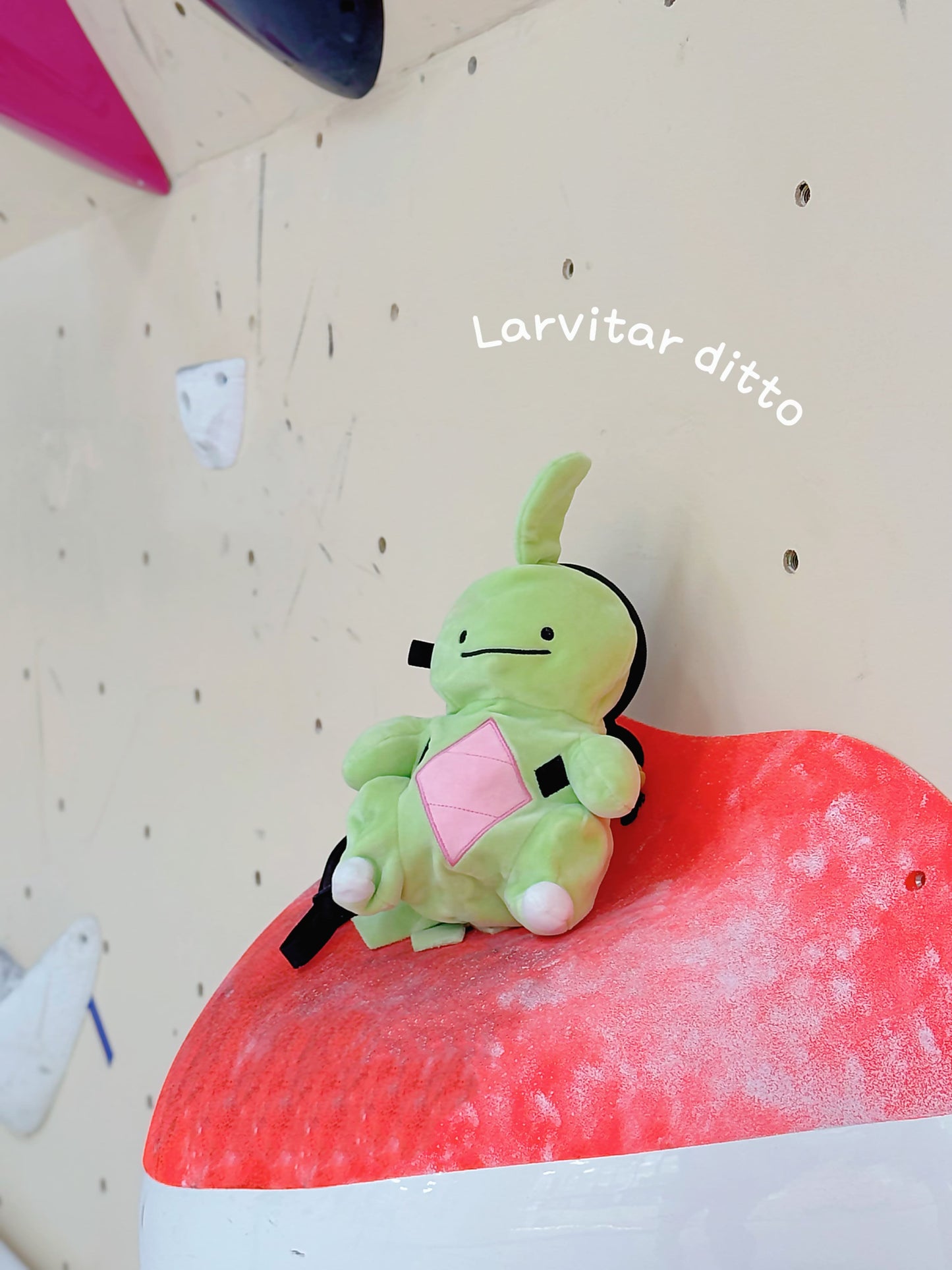 Larvitar Ditto plush chalk bag with brush holder – fun and functional climbing gear for climbers