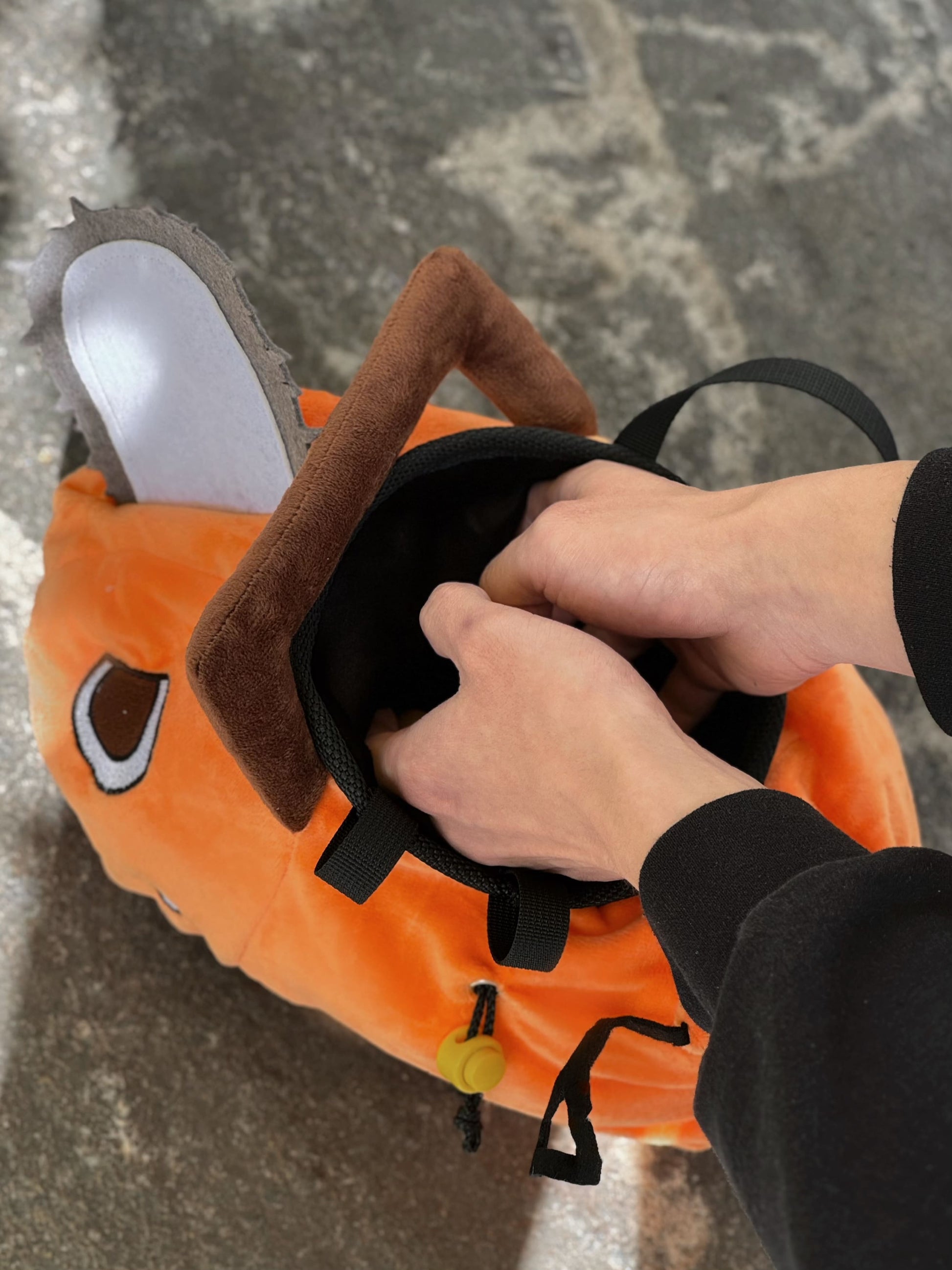 pochita chalk bag bouldering bag rock climbing chainsaw man