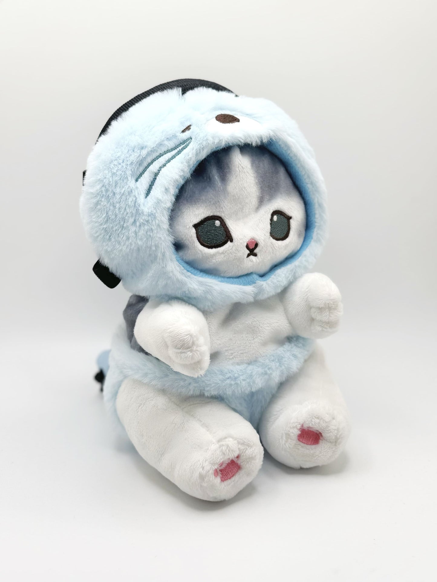 Mofusand Cat Climbing Chalk Bag – Sea Lion Edition. Plush, handmade chalk bag for bouldering and rock climbing by Fatworm Chalkbag. Cute and functiona