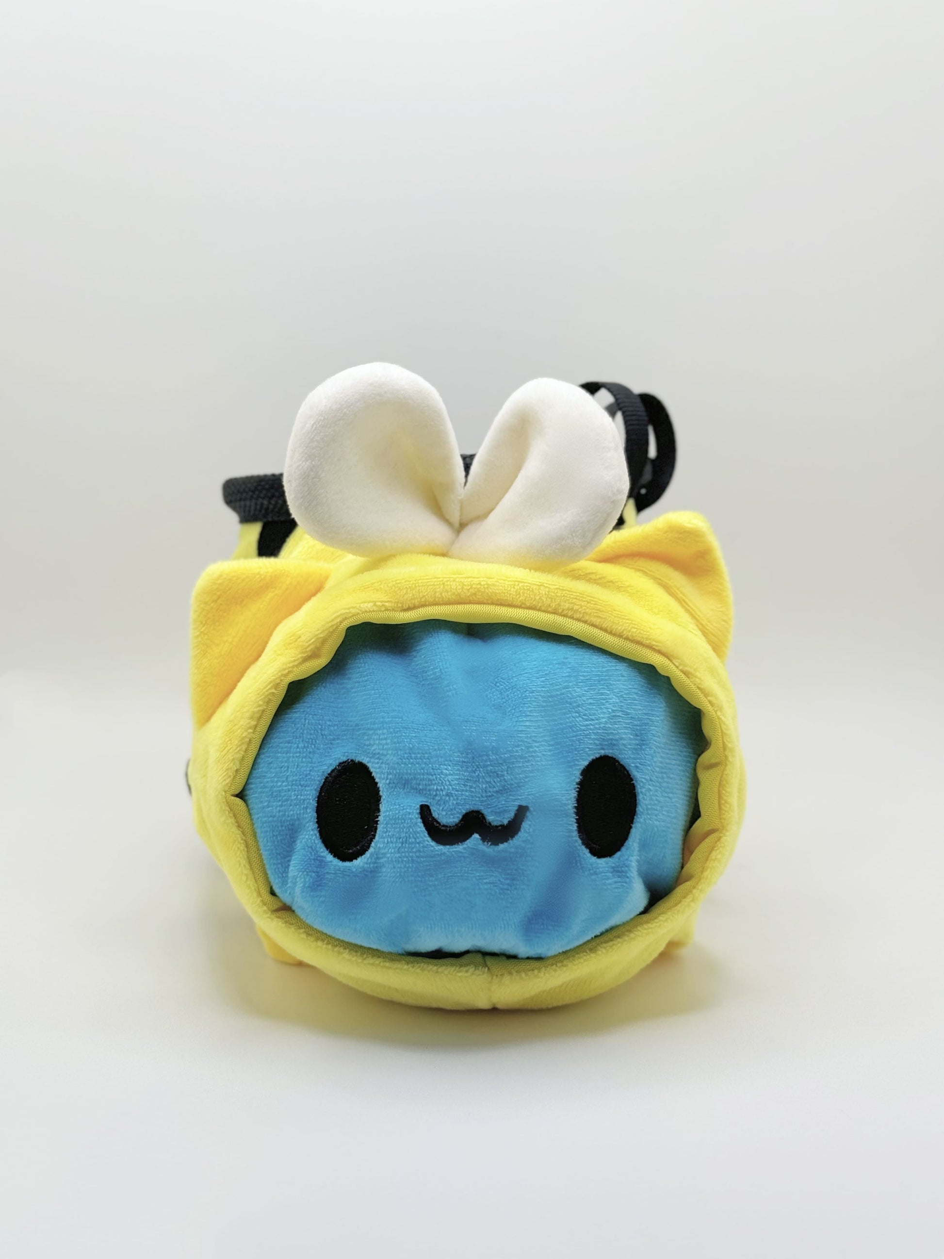 bugcat capoo chalk bag climbing cute bee plush