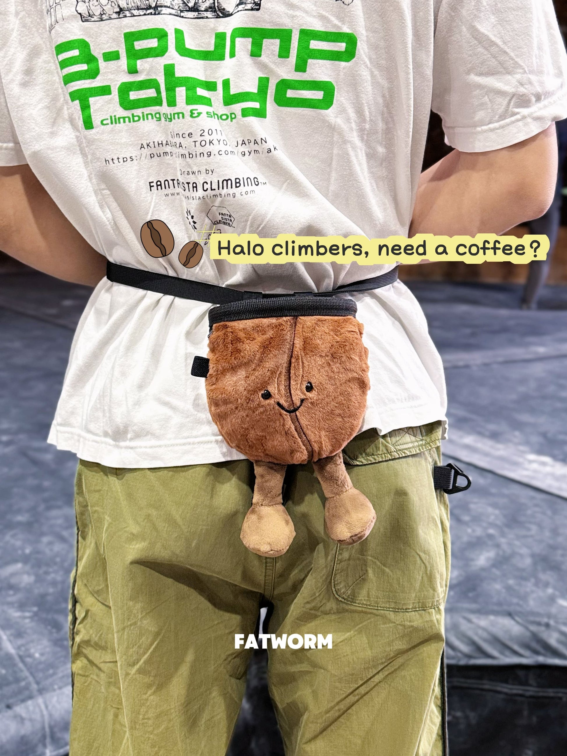 Mini coffee bean plush chalk bag for climbers—cute, handmade, and perfect for coffee lovers. Lightweight, functional, and ready for climbing