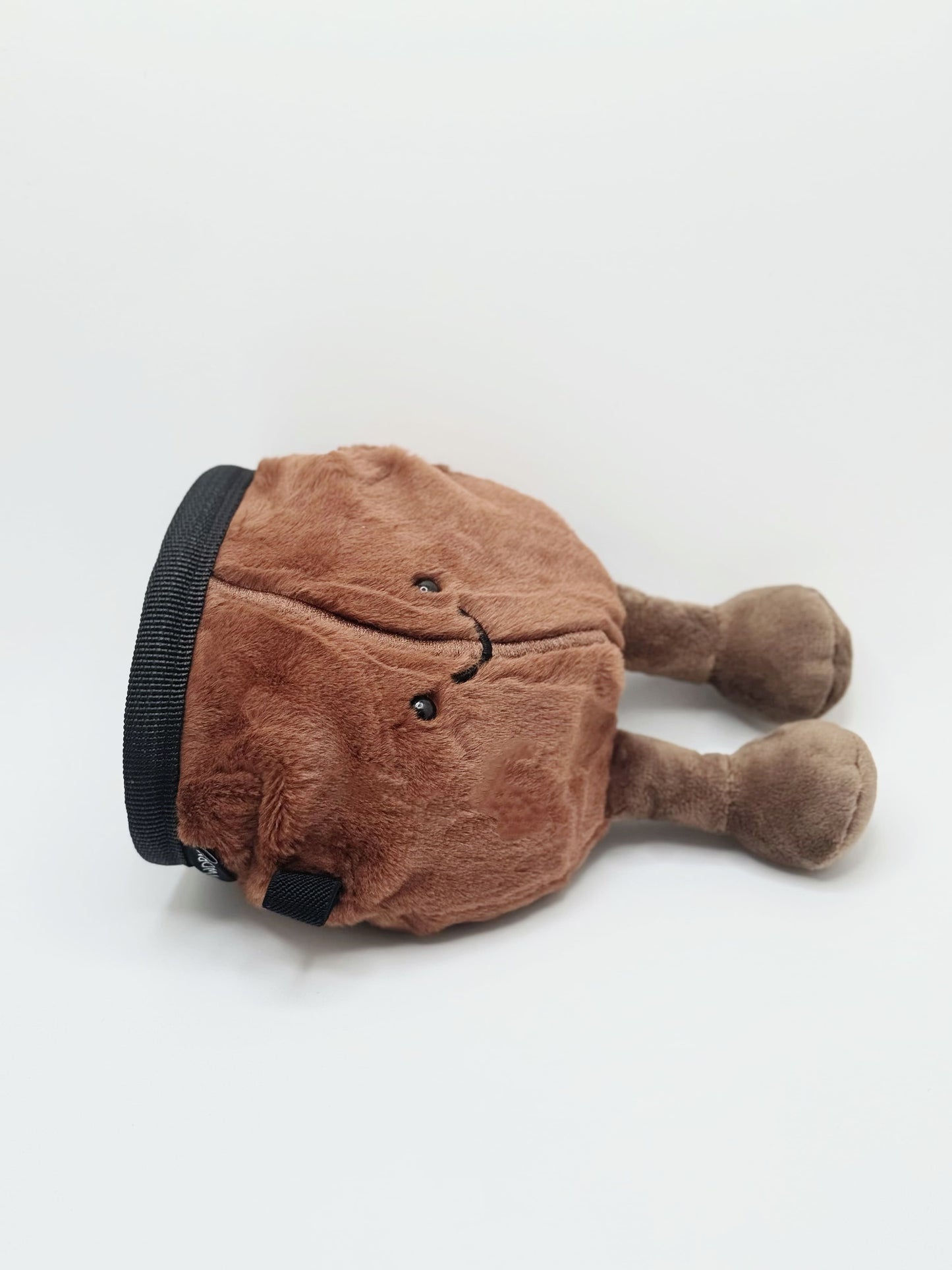 Mini coffee bean plush chalk bag for climbers—cute, handmade, and perfect for coffee lovers. Lightweight, functional, and ready for climbing