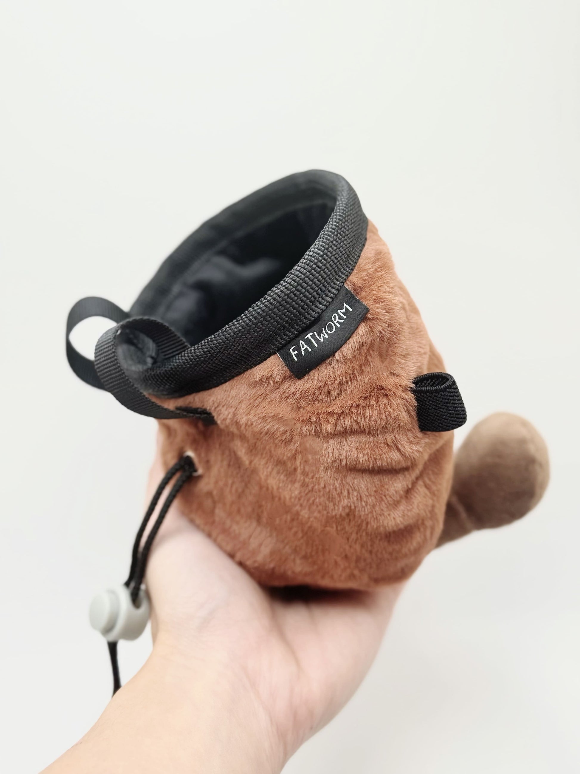 Mini coffee bean plush chalk bag for climbers—cute, handmade, and perfect for coffee lovers. Lightweight, functional, and ready for climbing